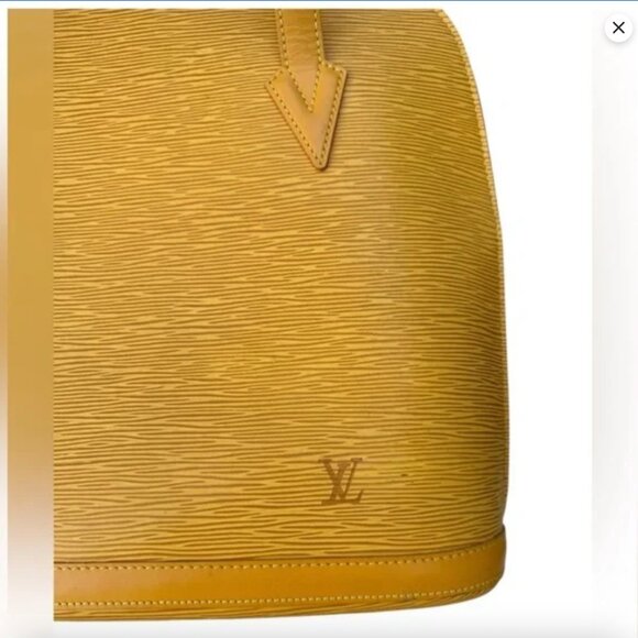 EUC LV (Pristine Interior) Epi Lussac Yellow Leather Louis Vuitton Shoulder Bag - Picture 3 of 12